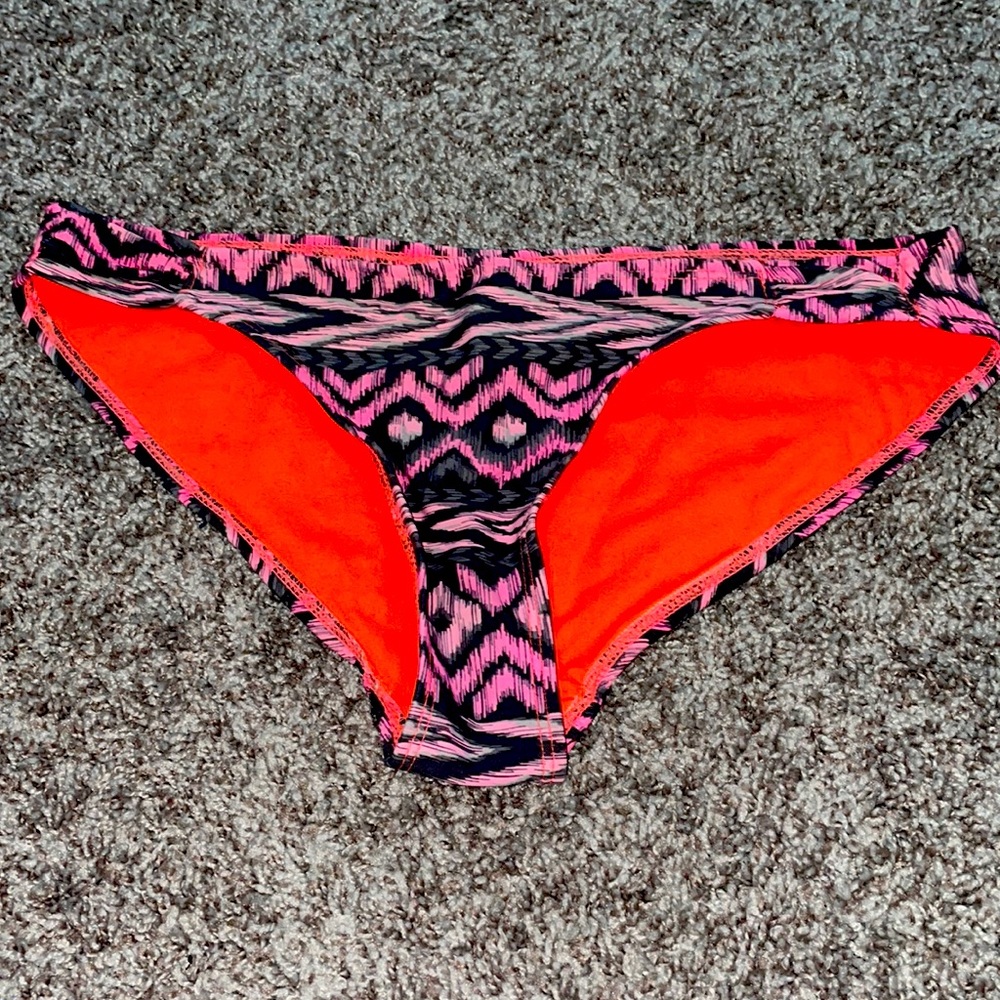 BIKINI BOTTOM